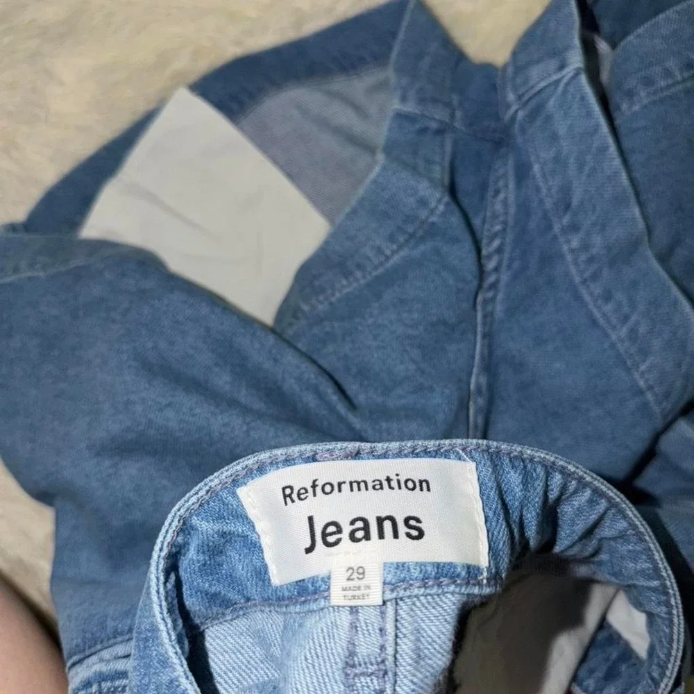 Reformation Elana Pleated Denim Shorts Size 29